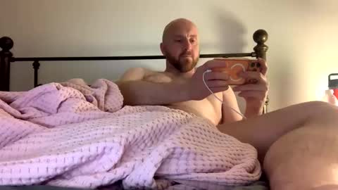 Snapshot of scottric chatting on May 24, 2026, 11:43 pm SexyDaddy online show from May 24, 2026, 11:43 pm