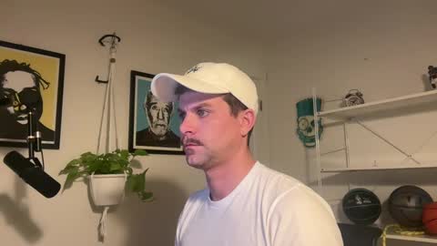 Snapshot of scottybeam chatting on February 22, 2025, 2:50 am Scotty online show from February 22, 2025, 2:50 am