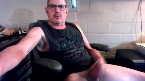 eating pussy  sucking dick online show from February 15, 2026, 3:42 pm