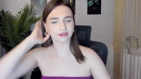 Kate online show from February 10, 2025, 3:21 pm