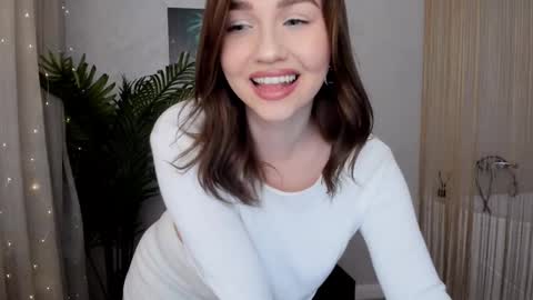 Kate online show from February 27, 2025, 2:43 pm