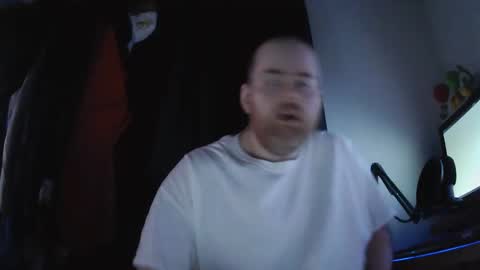 seanv26 online show from February 4, 2025, 4:37 am