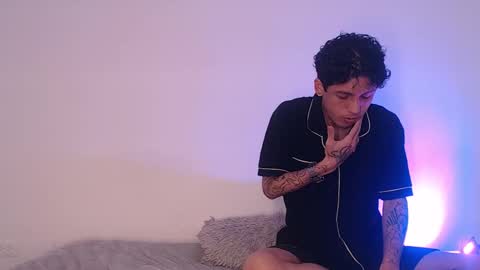  CAMILA Y SEBASTIAN online show from September 29, 2025, 1:00 am