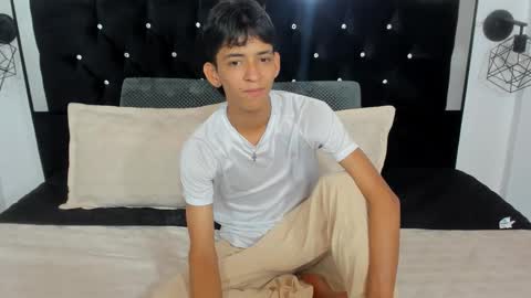 Snapshot of sebas_cat chatting on October 15, 2025, 10:10 pm Sebastian Alvarez online show from October 15, 2025, 10:10 pm