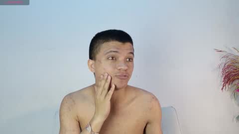 Snapshot of sebas_n_aly chatting on February 25, 2026, 3:05 am ely online show from February 25, 2026, 3:05 am