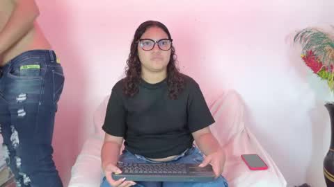 Snapshot of sebas_n_aly chatting on May 3, 2026, 3:01 am ely online show from May 3, 2026, 3:01 am