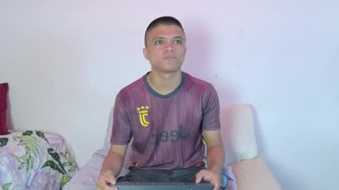 Snapshot of sebas_n_aly chatting on May 14, 2026, 11:22 pm ely online show from May 14, 2026, 11:22 pm