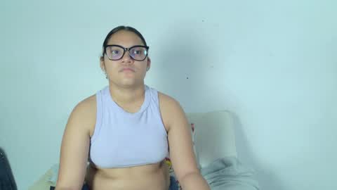 Snapshot of sebas_n_aly chatting on May 26, 2026, 3:02 am ely online show from May 26, 2026, 3:02 am