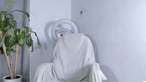 sebastian online show from December 15, 2025, 1:59 pm