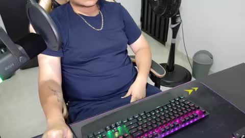 George online show from December 2, 2025, 3:23 am