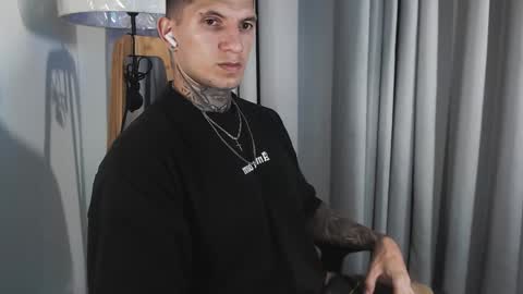 Snapshot of sebastian_muss chatting on September 10, 2025, 11:16 pm Sebastian online show from September 10, 2025, 11:16 pm