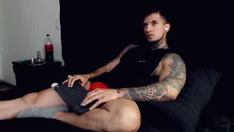 Snapshot of sebastian_muss chatting on September 29, 2025, 9:52 pm Sebastian online show from September 29, 2025, 9:52 pm