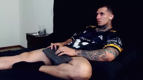 Snapshot of sebastian_muss chatting on October 9, 2025, 11:36 pm Sebastian online show from October 9, 2025, 11:36 pm