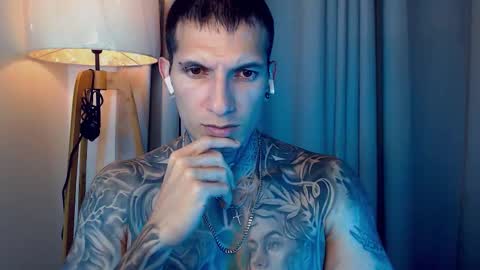 Snapshot of sebastian_muss chatting on November 4, 2025, 1:05 am Sebastian online show from November 4, 2025, 1:05 am