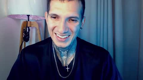 Snapshot of sebastian_muss chatting on November 8, 2025, 1:55 pm Sebastian online show from November 8, 2025, 1:55 pm