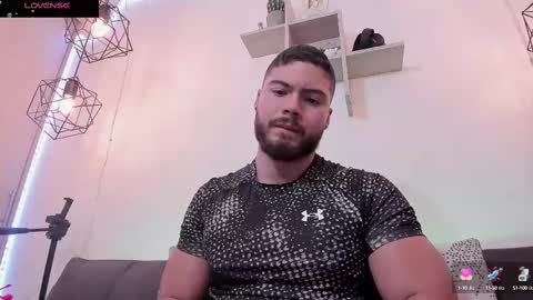 Instagram jeanpaulfit  online show from March 12, 2025, 7:59 pm