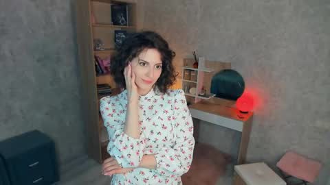 Mia online show from May 18, 2026, 7:36 am