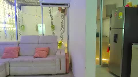 NIKOL online show from February 2, 2026, 9:13 pm