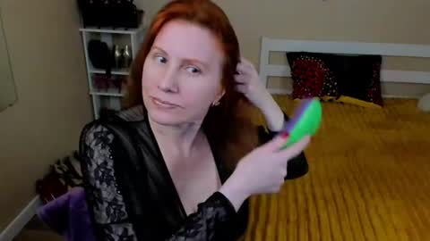 seductive_foxy_ online show from June 16, 2026, 7:27 pm