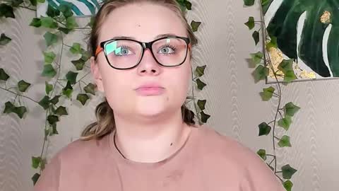 seductive_she_wolf online show from October 18, 2025, 7:03 pm