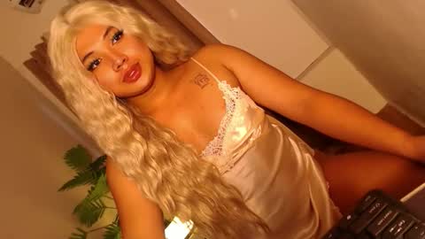 Deluxe online show from November 21, 2025, 12:43 am