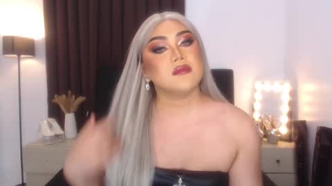 Natalie Mefford online show from February 15, 2025, 1:16 pm