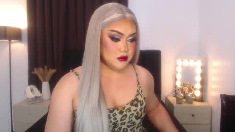 Natalie Mefford online show from February 16, 2025, 6:43 pm