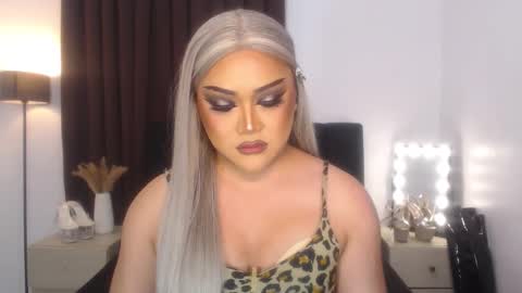 Natalie Mefford online show from February 18, 2025, 10:16 am