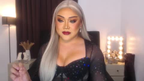 Natalie Mefford online show from February 19, 2025, 7:05 pm