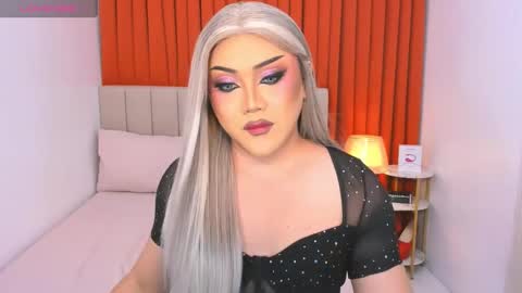 Natalie Mefford online show from March 7, 2025, 1:20 am