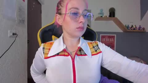 Snapshot of sejmet_5 chatting on April 22, 2026, 3:13 pm Yeyis online show from April 22, 2026, 3:13 pm
