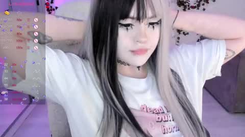 Selena  online show from November 3, 2025, 12:17 pm