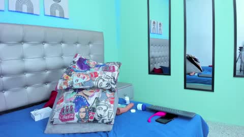 Selena online show from January 21, 2025, 6:11 am