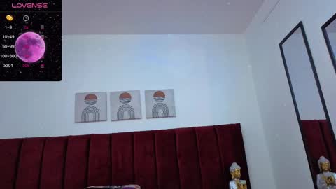 Selena online show from November 4, 2025, 12:37 pm