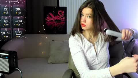 Selena online show from February 9, 2025, 12:49 am