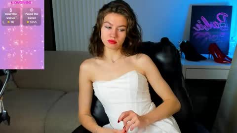 Selena online show from October 11, 2025, 1:27 am