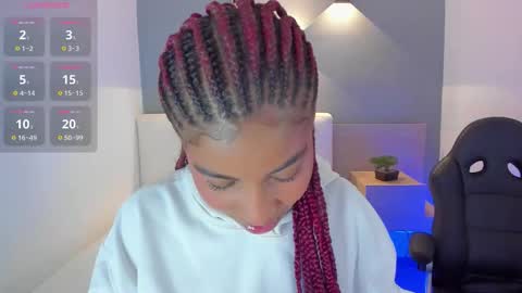 Selena online show from December 17, 2025, 10:43 am