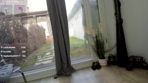 Snapshot of selena_reeves chatting on February 6, 2025, 10:26 am Selena online show from February 6, 2025, 10:26 am