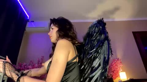 H i  My names is Selena Welcome to my room  Please thumbs up - its important online show from October 31, 2025, 12:50 pm