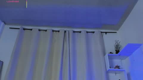 selenafox online show from November 12, 2025, 2:01 am