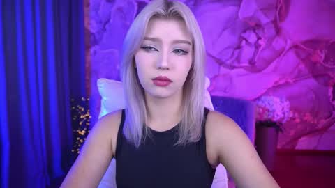 selenairis online show from October 14, 2025, 6:36 am