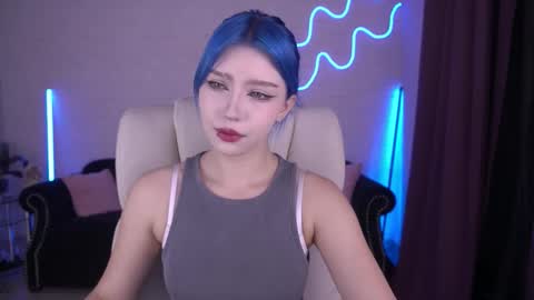 selenairis online show from November 19, 2025, 9:37 pm