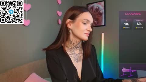 Snapshot of selenalune chatting on November 21, 2025, 2:10 am Selena online show from November 21, 2025, 2:10 am