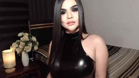 Snapshot of selenashemale chatting on December 4, 2024, 8:45 am Selena online show from December 4, 2024, 8:45 am