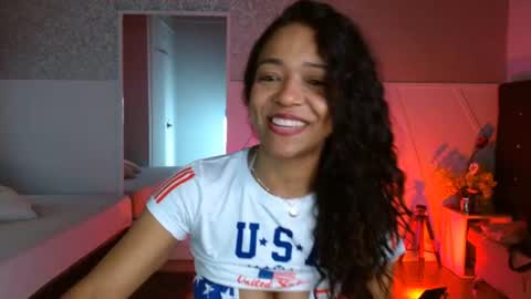 Snapshot of selene_bubble chatting on July 1, 2026, 2:07 pm Selene online show from July 1, 2026, 2:07 pm