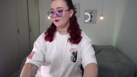 selene_rouse_ online show from April 1, 2026, 11:02 pm