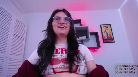 selene_s3xy online show from April 3, 2026, 5:11 pm