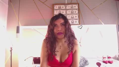 Selene online show from October 30, 2025, 5:24 pm