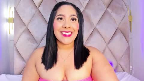 Snapshot of selenefox_ chatting on October 10, 2025, 12:04 pm Selene online show from October 10, 2025, 12:04 pm