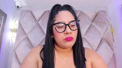Snapshot of selenefox_ chatting on October 16, 2025, 12:06 pm Selene online show from October 16, 2025, 12:06 pm